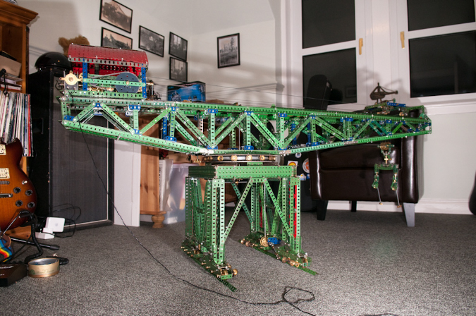 Giant_Block-setting_Crane